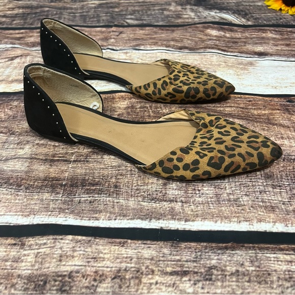 Leopard flat shoes by Gap are in like new condition. Size 9 - Picture 3 of 12